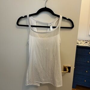 Inphorm Women's White Scoop Neck Workout Tank Top with Mesh size small